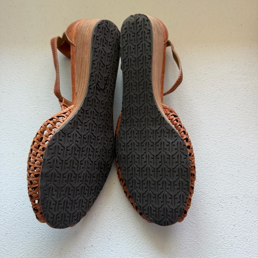 Frye strap leather peep toe shoe -sandals - Picture 3 of 8